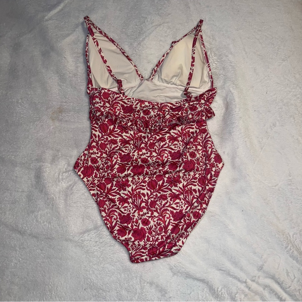 J.Crew Floral Ruffle One-Piece Swimsuit V-Neck Red/White Botanical Beachwear (6) - Picture 3 of 6